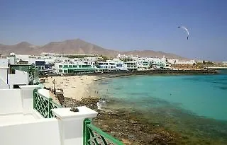 La Avenida *